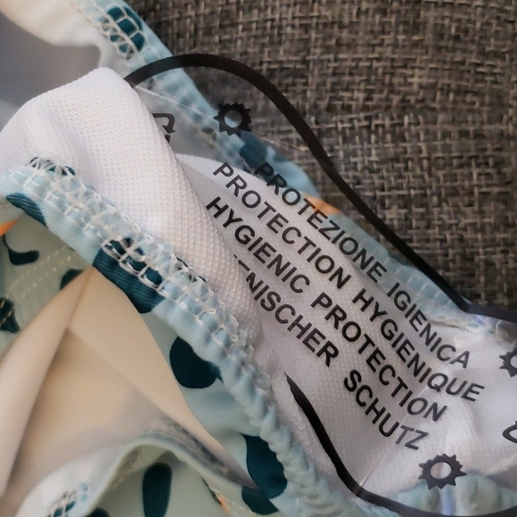 Real Essentials 3 Pack of Floral, Pink Pattern and Solid Black Bikinis Size M - Picture 6 of 7